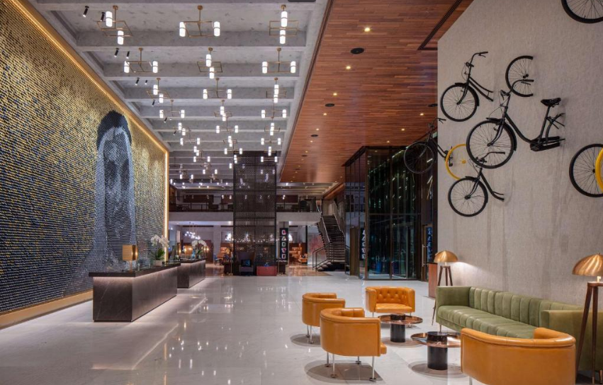double tree lobby